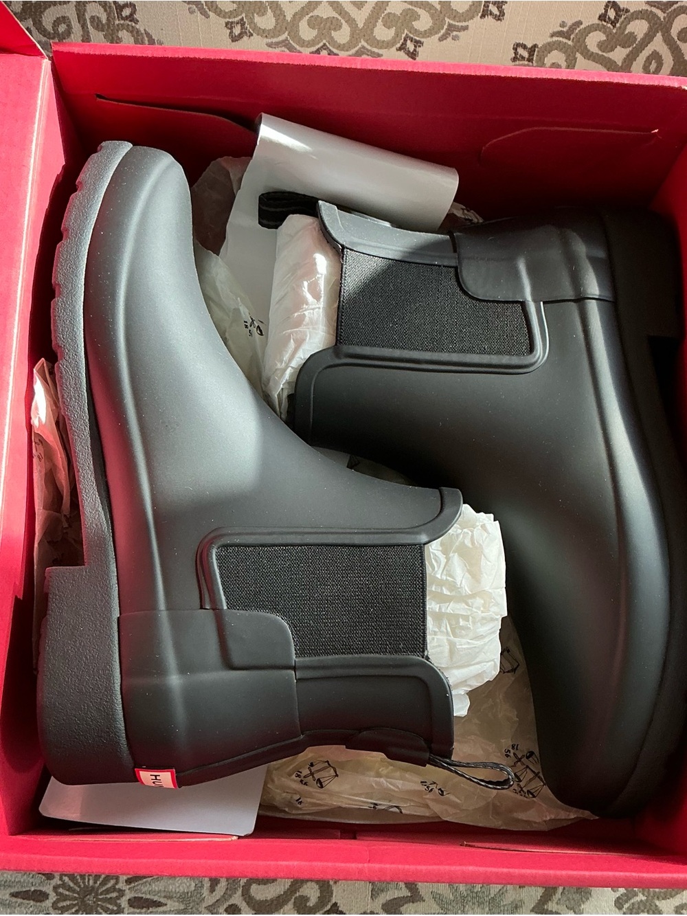 Women’s Black Hunter Boots REFINED Chelsea Boot size 7 - New in box
